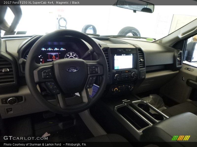 Magnetic / Black 2017 Ford F150 XL SuperCab 4x4