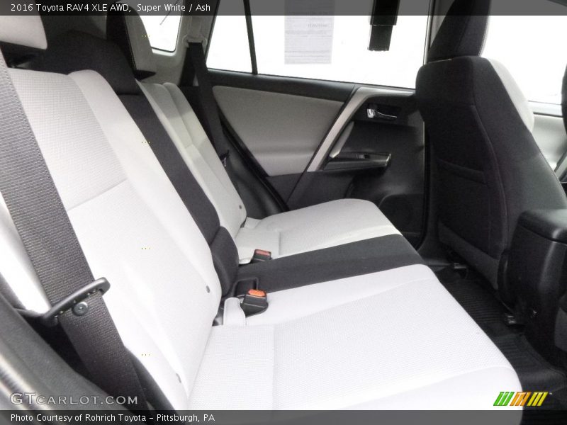 Super White / Ash 2016 Toyota RAV4 XLE AWD