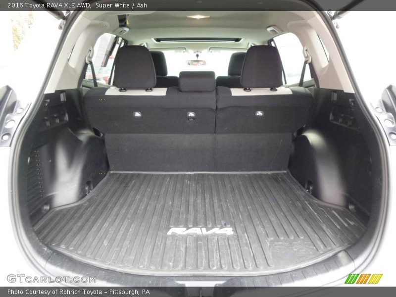 Super White / Ash 2016 Toyota RAV4 XLE AWD