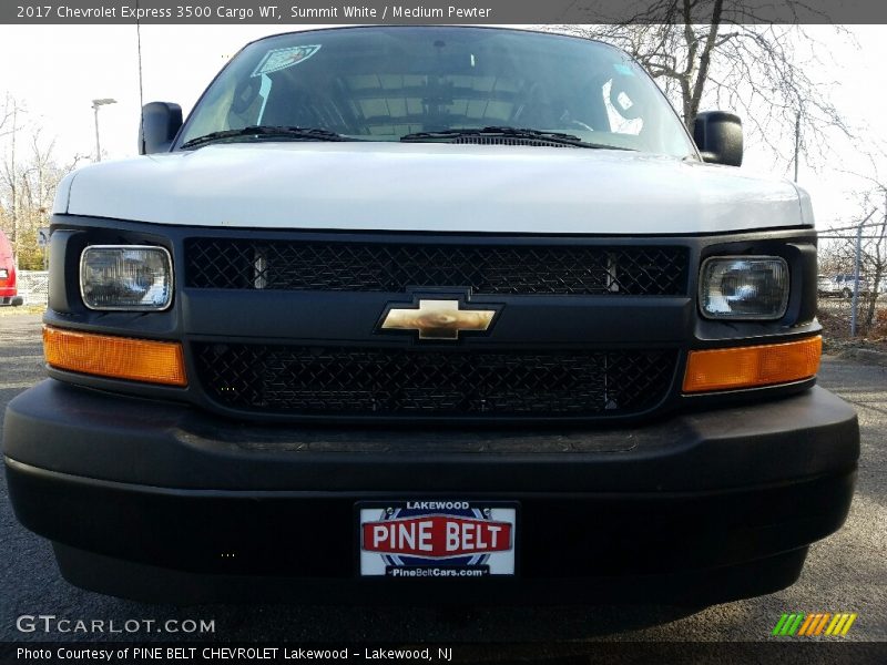 Summit White / Medium Pewter 2017 Chevrolet Express 3500 Cargo WT