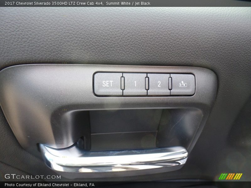 Summit White / Jet Black 2017 Chevrolet Silverado 3500HD LTZ Crew Cab 4x4