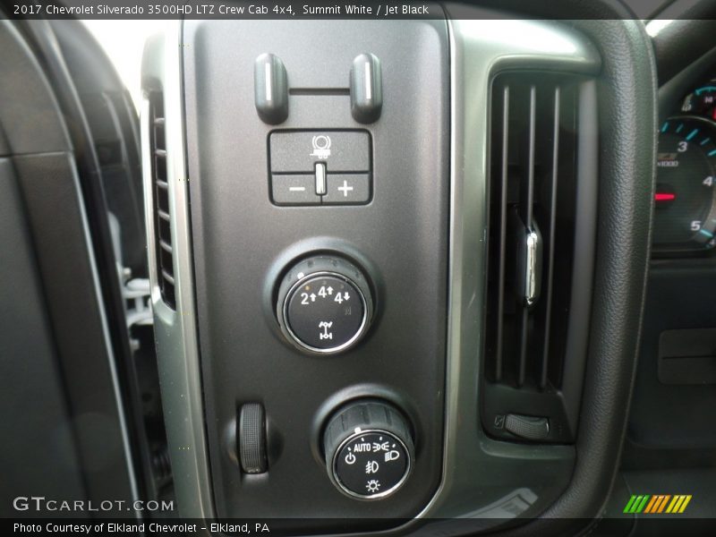 Summit White / Jet Black 2017 Chevrolet Silverado 3500HD LTZ Crew Cab 4x4