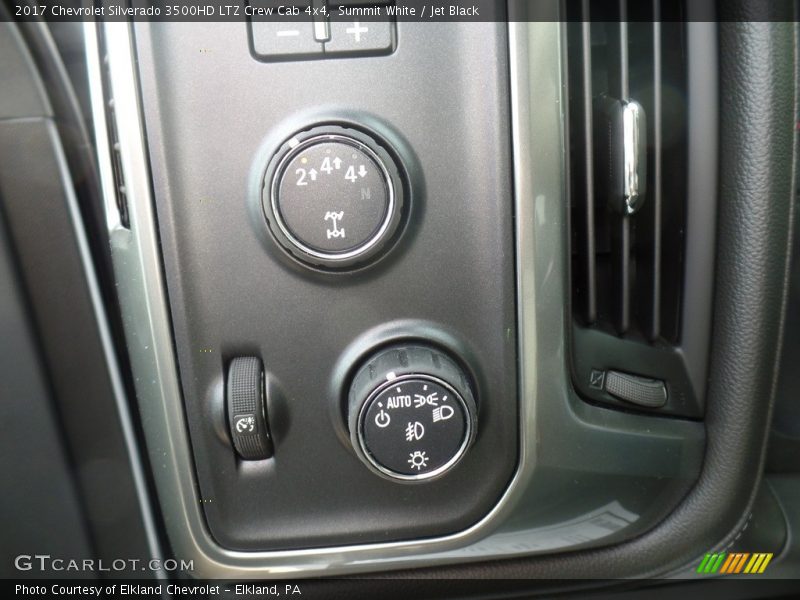 Summit White / Jet Black 2017 Chevrolet Silverado 3500HD LTZ Crew Cab 4x4