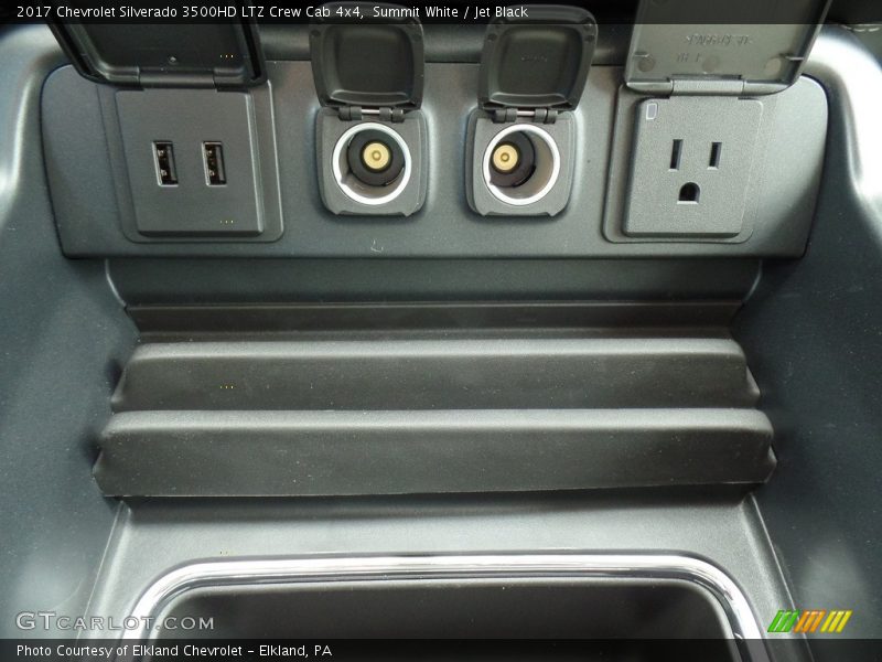 Summit White / Jet Black 2017 Chevrolet Silverado 3500HD LTZ Crew Cab 4x4