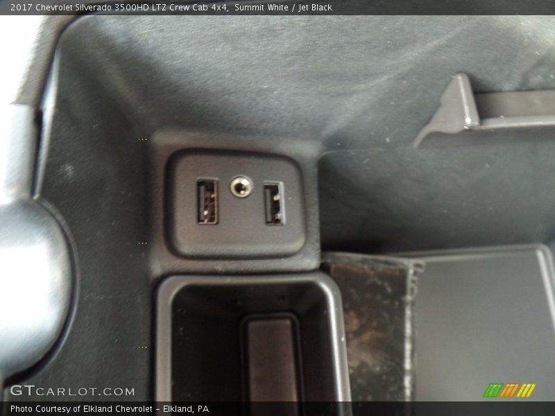 Summit White / Jet Black 2017 Chevrolet Silverado 3500HD LTZ Crew Cab 4x4