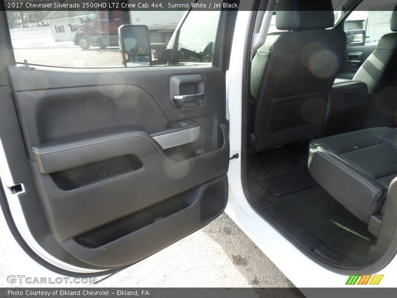 Summit White / Jet Black 2017 Chevrolet Silverado 3500HD LTZ Crew Cab 4x4