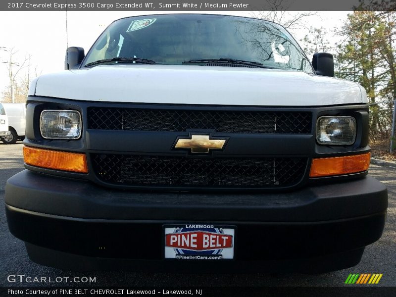 Summit White / Medium Pewter 2017 Chevrolet Express 3500 Cargo Extended WT