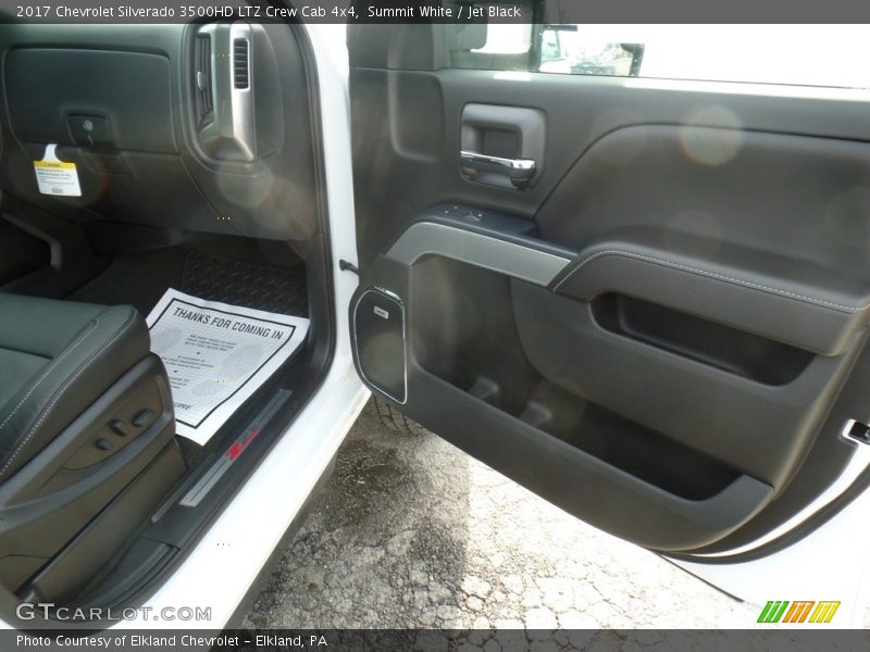 Summit White / Jet Black 2017 Chevrolet Silverado 3500HD LTZ Crew Cab 4x4