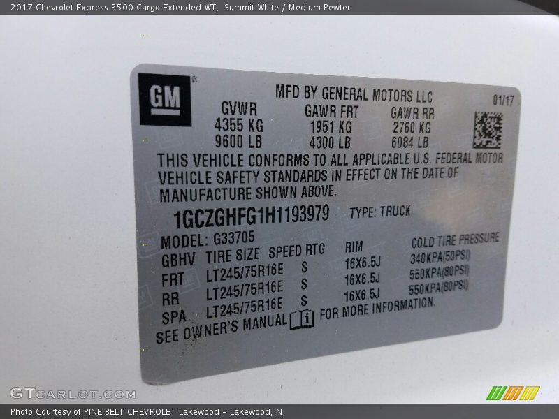 Summit White / Medium Pewter 2017 Chevrolet Express 3500 Cargo Extended WT