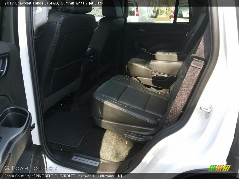 Summit White / Jet Black 2017 Chevrolet Tahoe LT 4WD