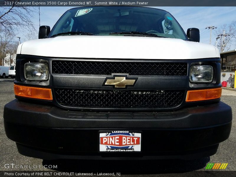 Summit White / Medium Pewter 2017 Chevrolet Express 3500 Cargo Extended WT