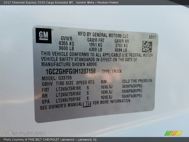 Summit White / Medium Pewter 2017 Chevrolet Express 3500 Cargo Extended WT