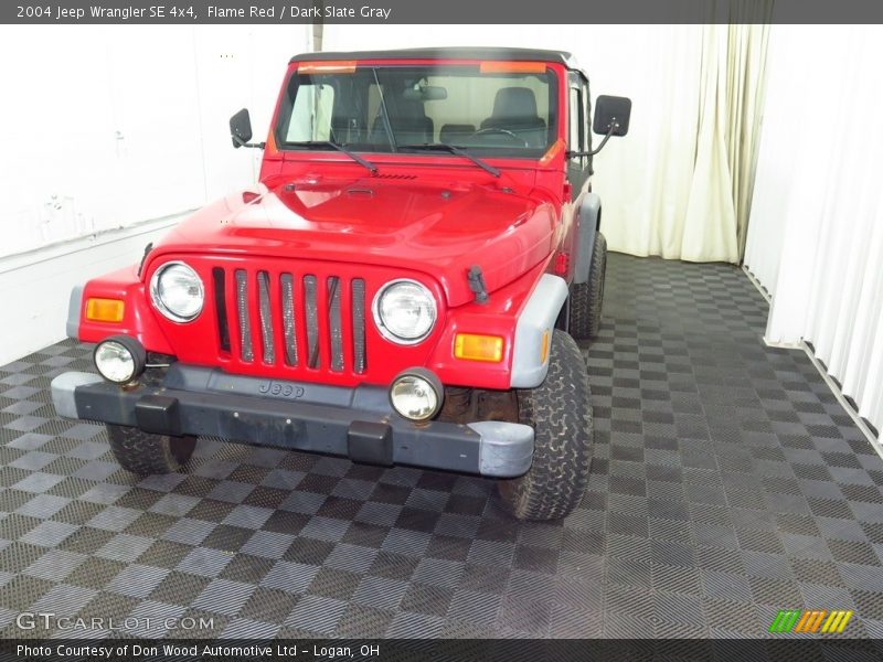 Flame Red / Dark Slate Gray 2004 Jeep Wrangler SE 4x4
