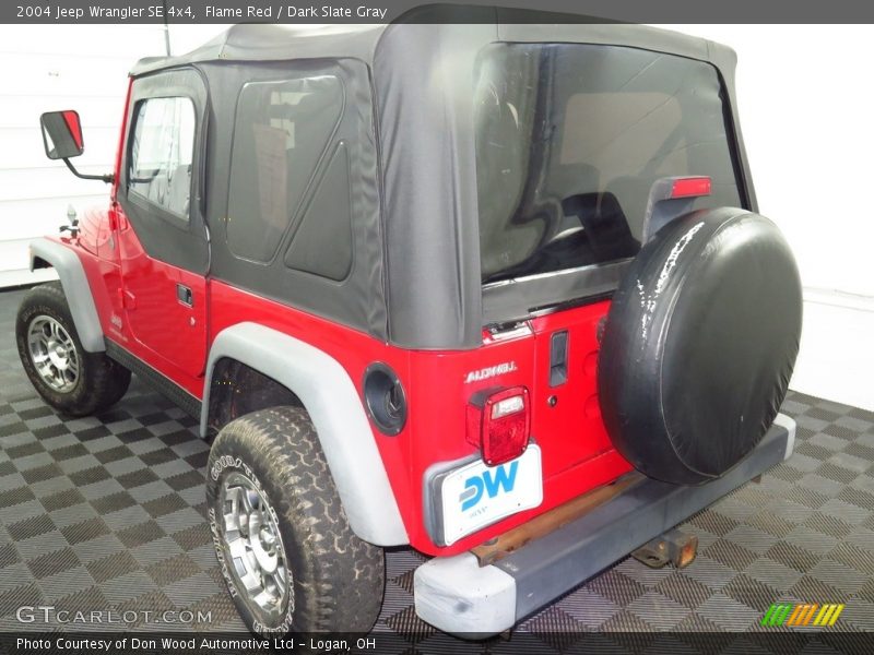 Flame Red / Dark Slate Gray 2004 Jeep Wrangler SE 4x4