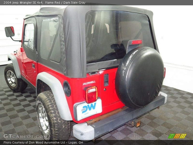 Flame Red / Dark Slate Gray 2004 Jeep Wrangler SE 4x4