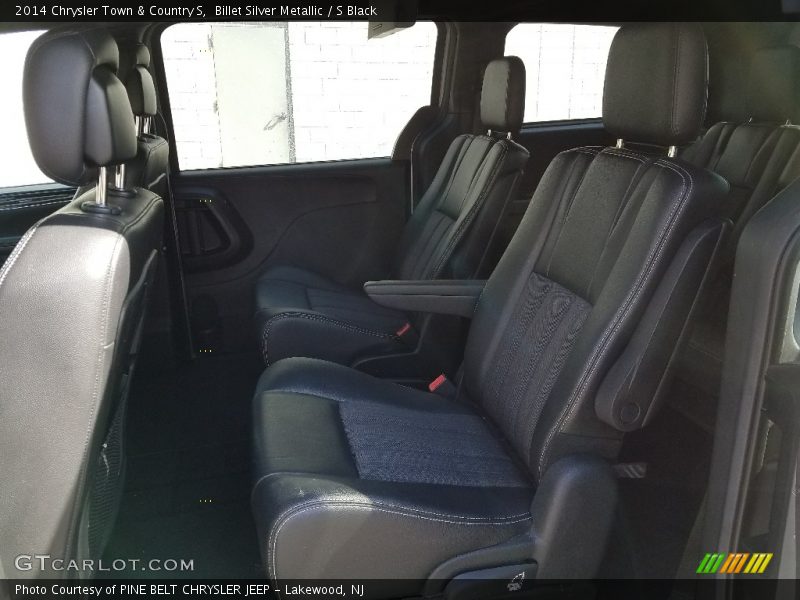 Billet Silver Metallic / S Black 2014 Chrysler Town & Country S