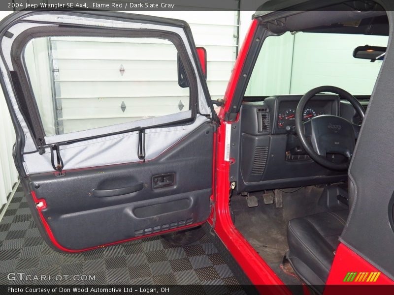 Flame Red / Dark Slate Gray 2004 Jeep Wrangler SE 4x4