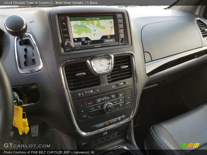 Billet Silver Metallic / S Black 2014 Chrysler Town & Country S