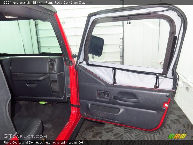 Flame Red / Dark Slate Gray 2004 Jeep Wrangler SE 4x4
