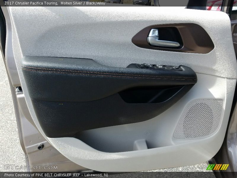 Molten Silver / Black/Alloy 2017 Chrysler Pacifica Touring