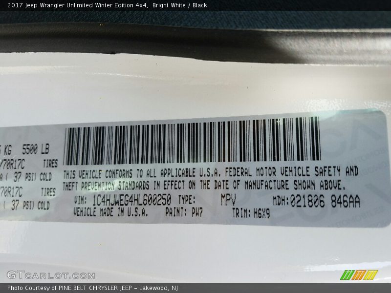 Bright White / Black 2017 Jeep Wrangler Unlimited Winter Edition 4x4