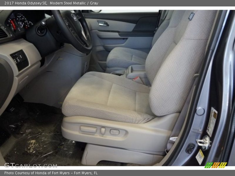 Modern Steel Metallic / Gray 2017 Honda Odyssey SE