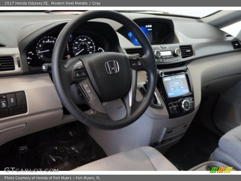 Modern Steel Metallic / Gray 2017 Honda Odyssey SE