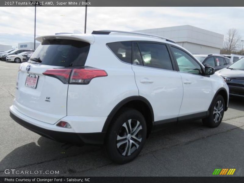 Super White / Black 2017 Toyota RAV4 LE AWD