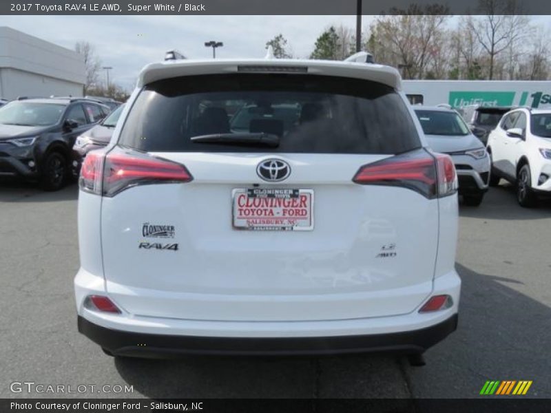 Super White / Black 2017 Toyota RAV4 LE AWD