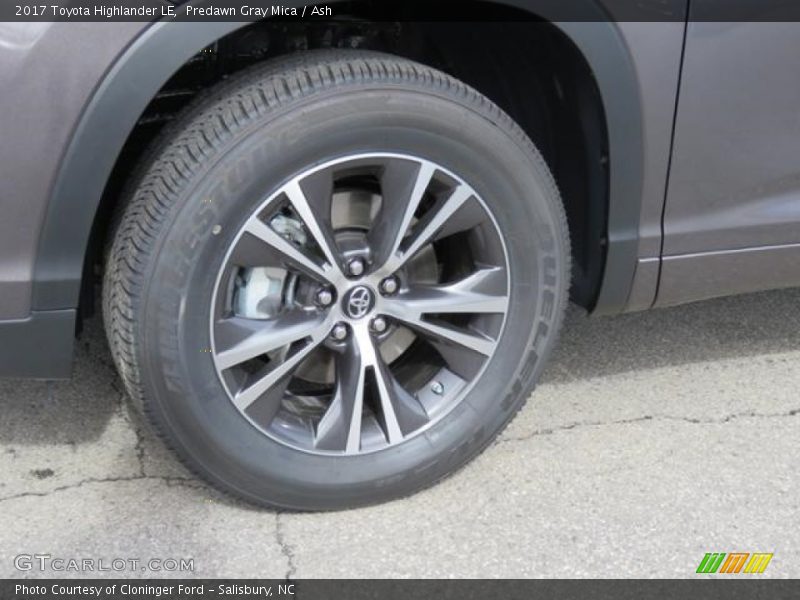 Predawn Gray Mica / Ash 2017 Toyota Highlander LE