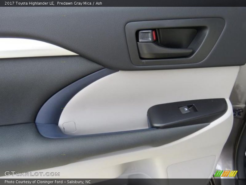 Predawn Gray Mica / Ash 2017 Toyota Highlander LE