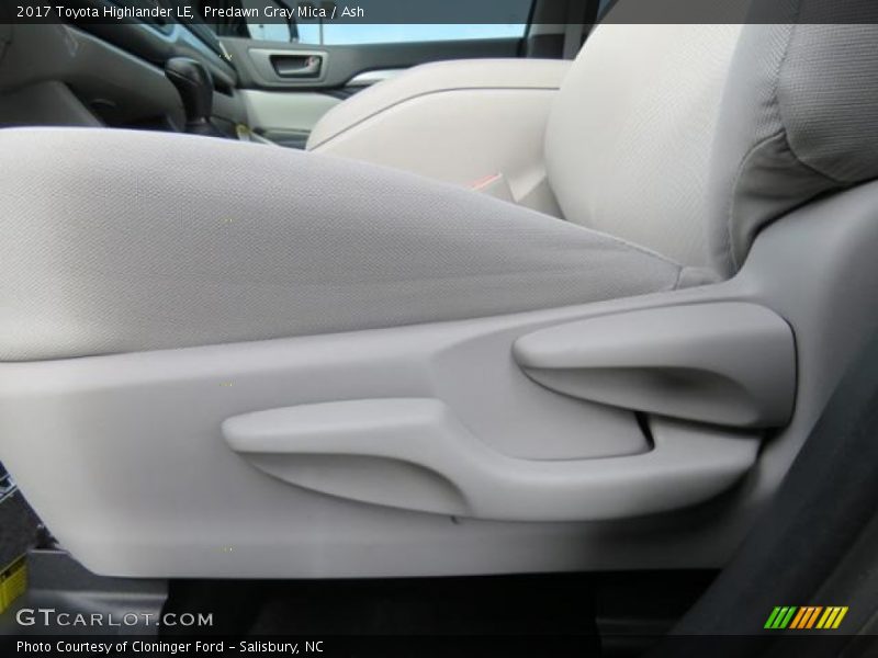 Predawn Gray Mica / Ash 2017 Toyota Highlander LE