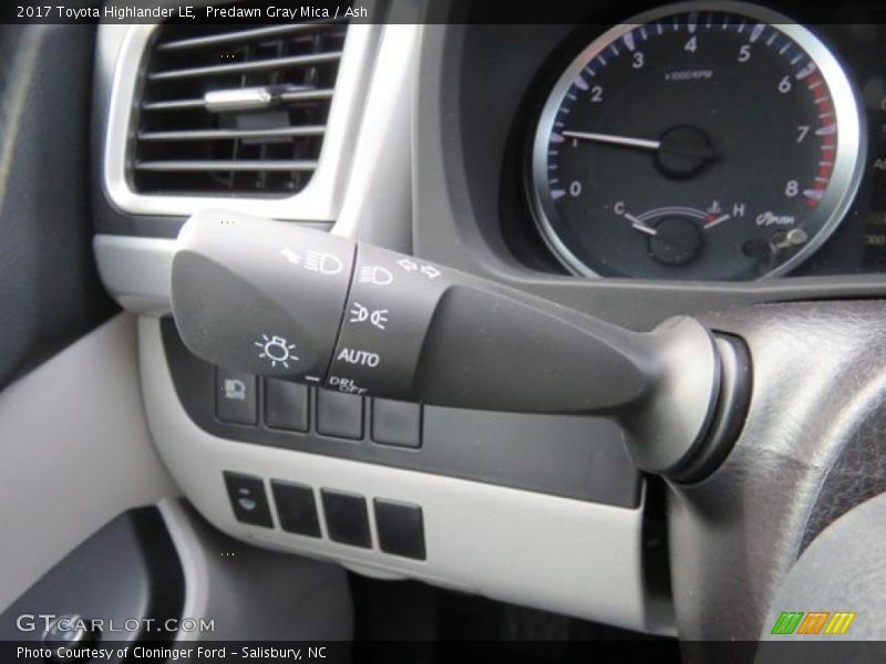Predawn Gray Mica / Ash 2017 Toyota Highlander LE