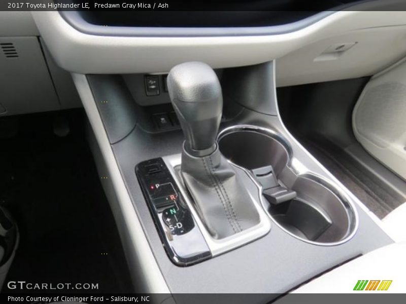 Predawn Gray Mica / Ash 2017 Toyota Highlander LE