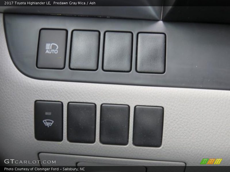 Predawn Gray Mica / Ash 2017 Toyota Highlander LE