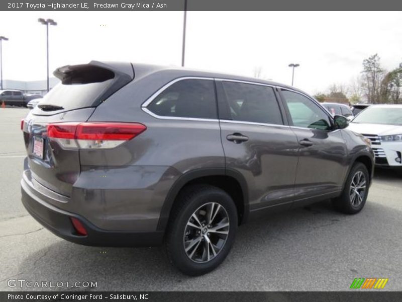 Predawn Gray Mica / Ash 2017 Toyota Highlander LE