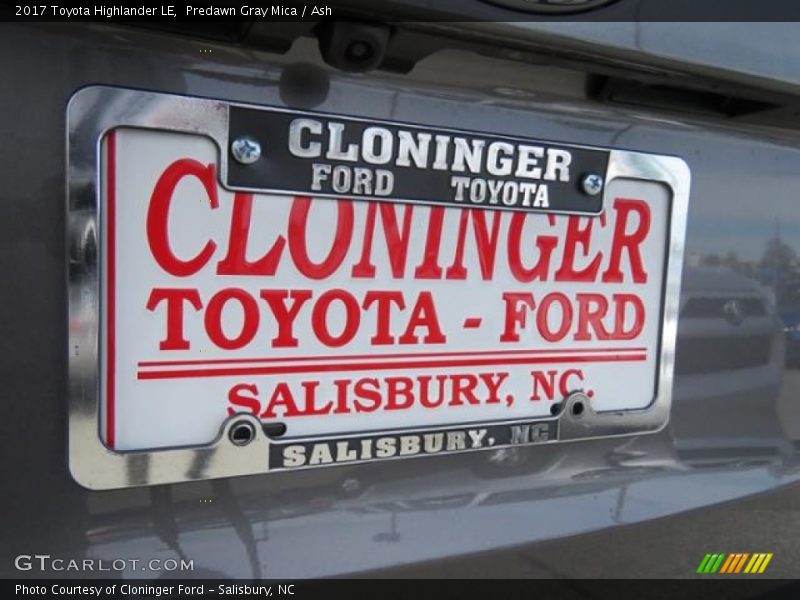 Predawn Gray Mica / Ash 2017 Toyota Highlander LE