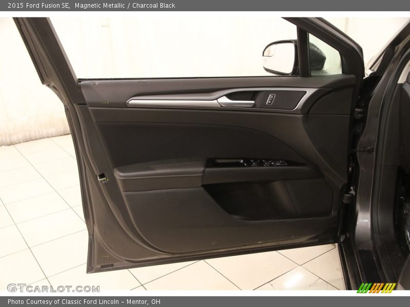 Magnetic Metallic / Charcoal Black 2015 Ford Fusion SE