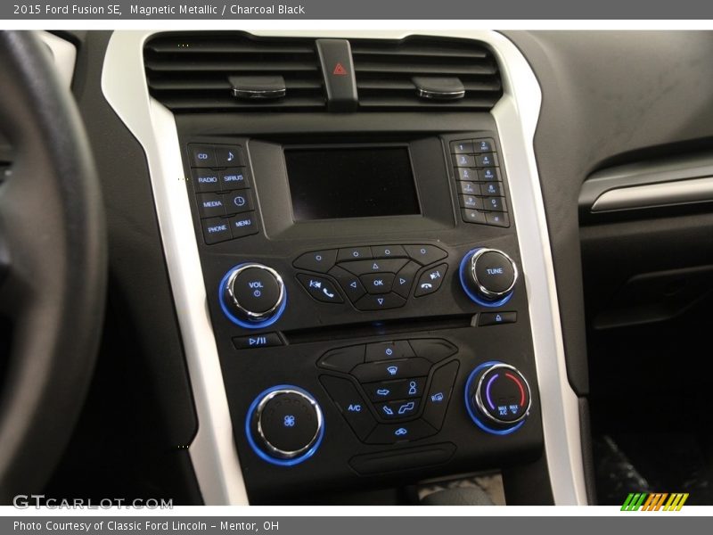 Magnetic Metallic / Charcoal Black 2015 Ford Fusion SE