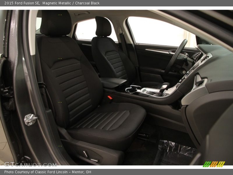 Magnetic Metallic / Charcoal Black 2015 Ford Fusion SE