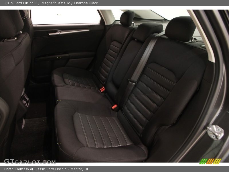Magnetic Metallic / Charcoal Black 2015 Ford Fusion SE