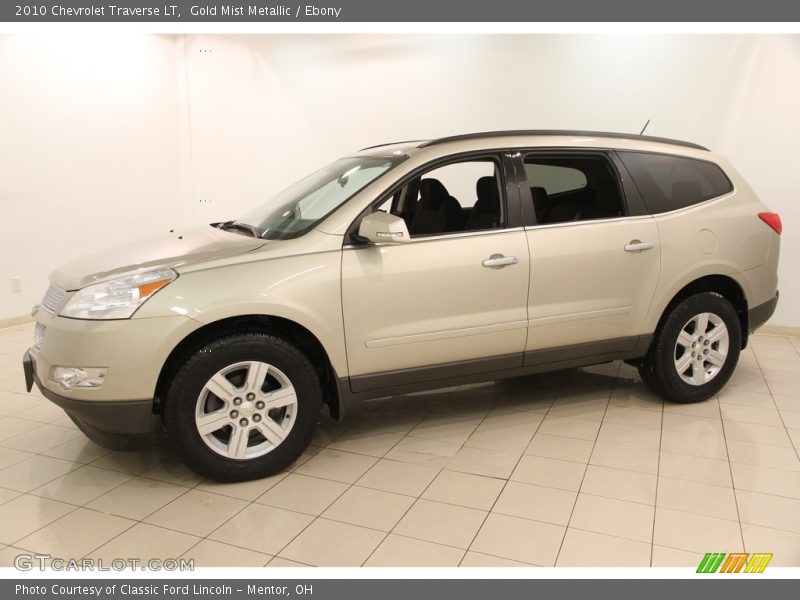 Front 3/4 View of 2010 Traverse LT