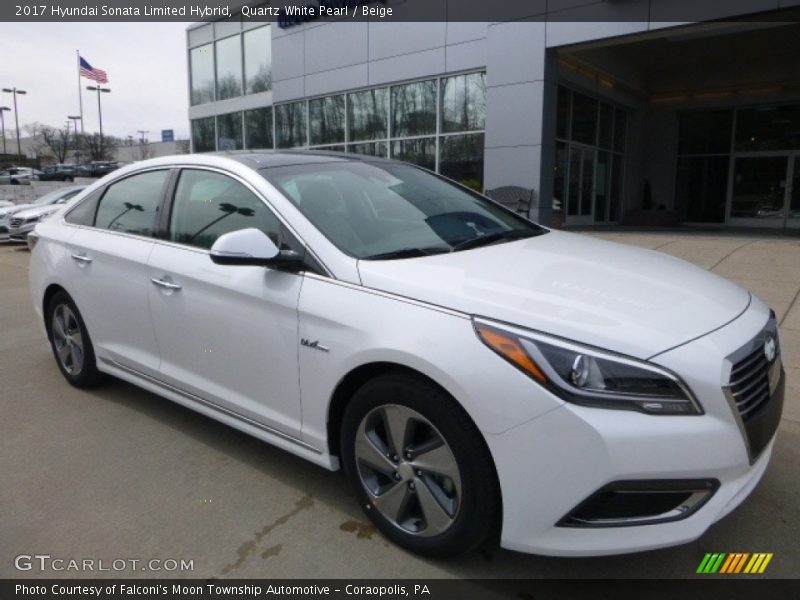 Front 3/4 View of 2017 Sonata Limited Hybrid