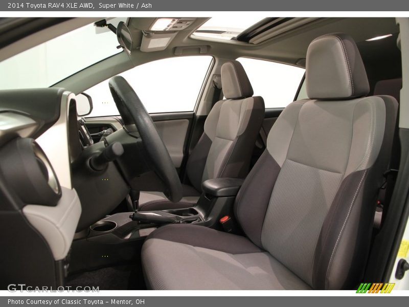 Super White / Ash 2014 Toyota RAV4 XLE AWD
