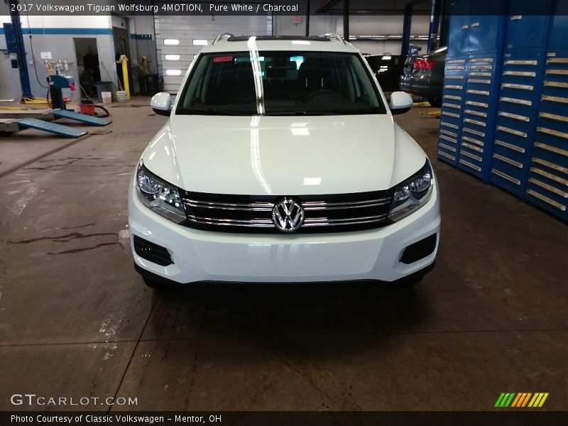 Pure White / Charcoal 2017 Volkswagen Tiguan Wolfsburg 4MOTION