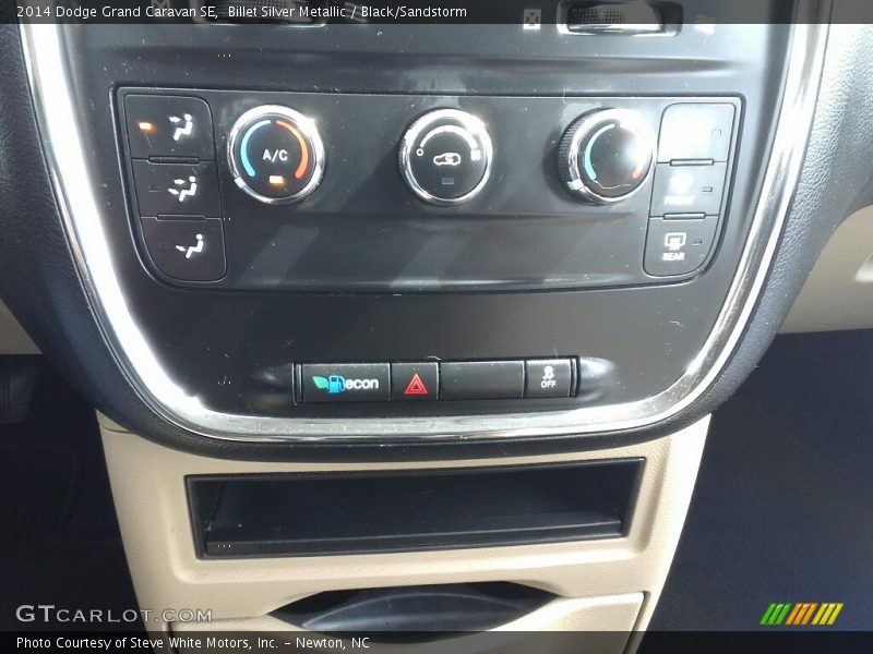 Billet Silver Metallic / Black/Sandstorm 2014 Dodge Grand Caravan SE