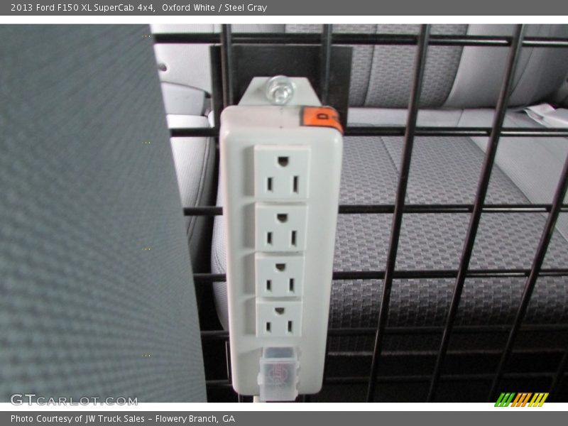Oxford White / Steel Gray 2013 Ford F150 XL SuperCab 4x4