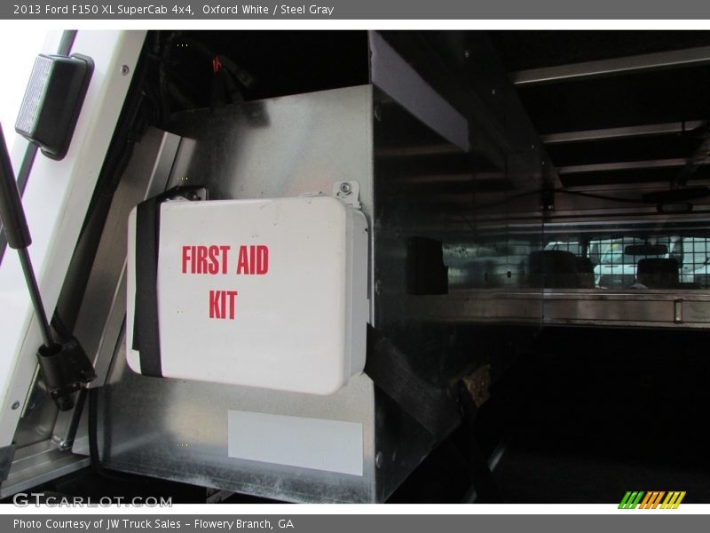 Oxford White / Steel Gray 2013 Ford F150 XL SuperCab 4x4