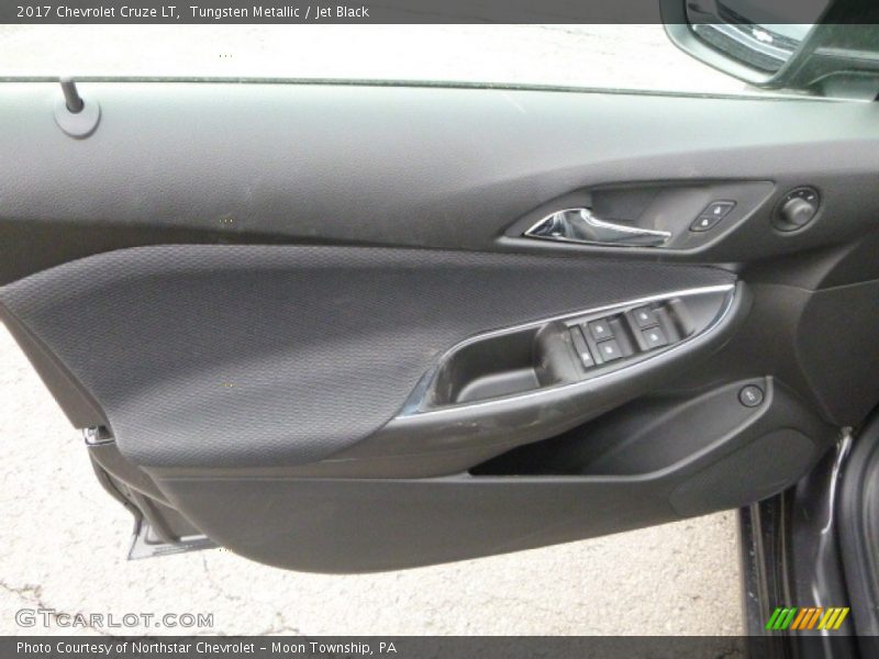Tungsten Metallic / Jet Black 2017 Chevrolet Cruze LT