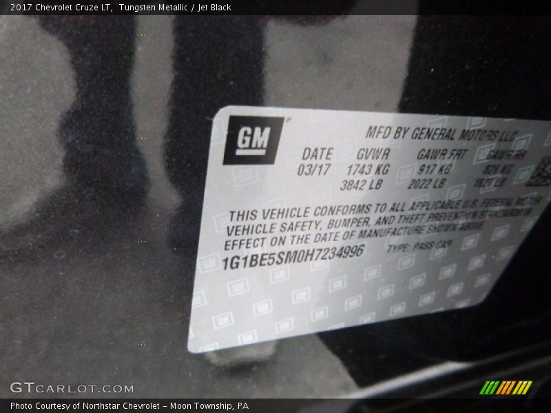 Tungsten Metallic / Jet Black 2017 Chevrolet Cruze LT